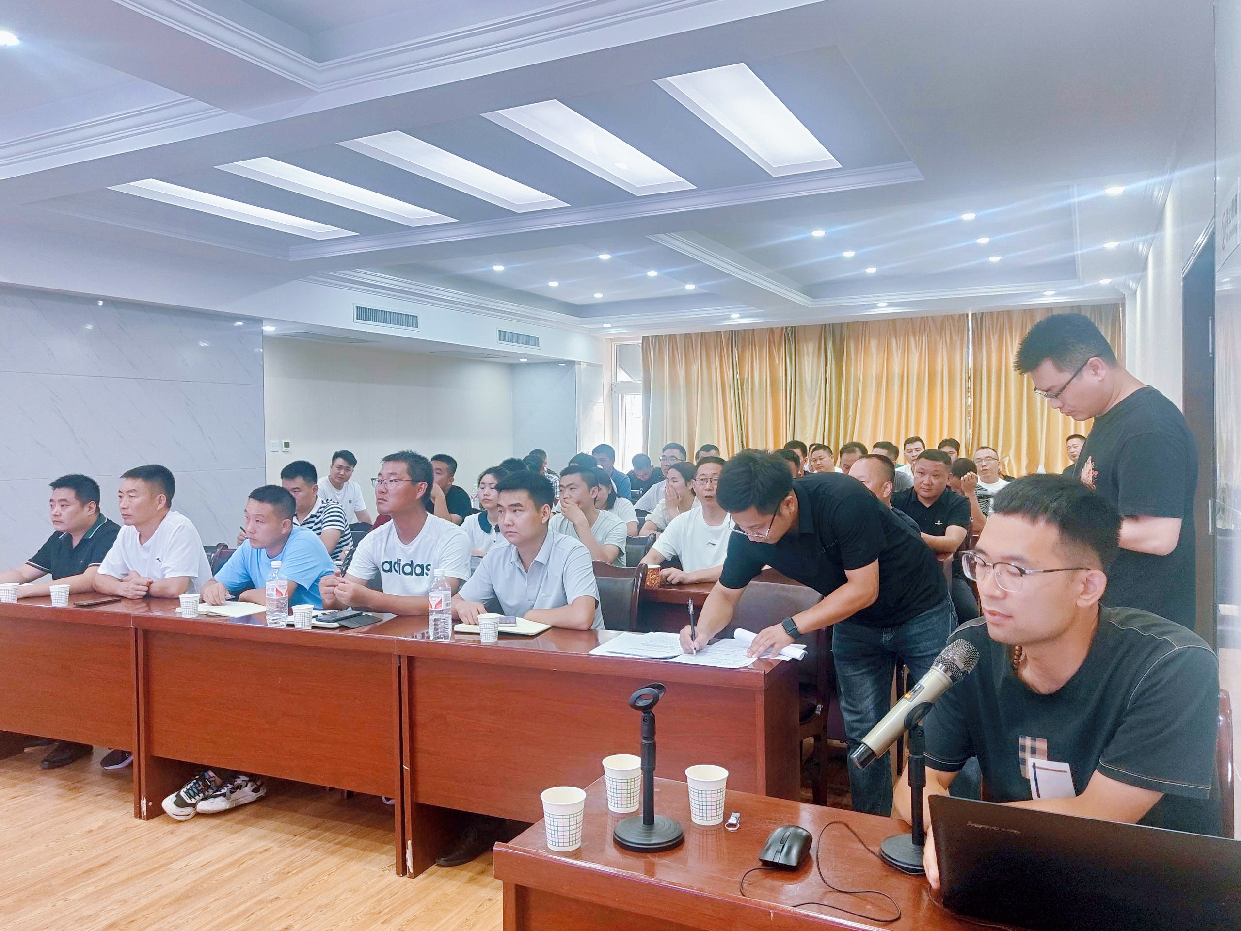 旬陽市召開工地勞務(wù)實(shí)名制管理系統(tǒng)培訓(xùn)會(huì) 旬陽市召開工地勞務(wù)實(shí)名制管理系統(tǒng)培訓(xùn)會(huì)